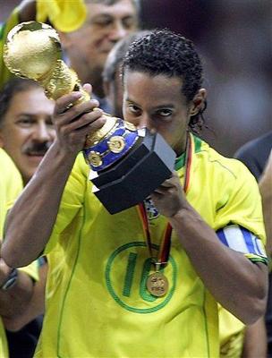                                     ronaldinhio